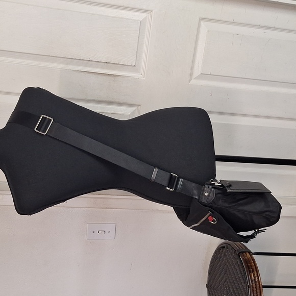 Tumi Sumatra Voyager Black Crossbody Sling Shoulder Travel Bag - Picture 5 of 16